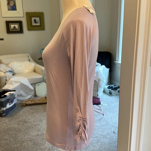 GapBody 3/4 sleeve/raglan sleeve tee, NWT - Picture 3 of 6